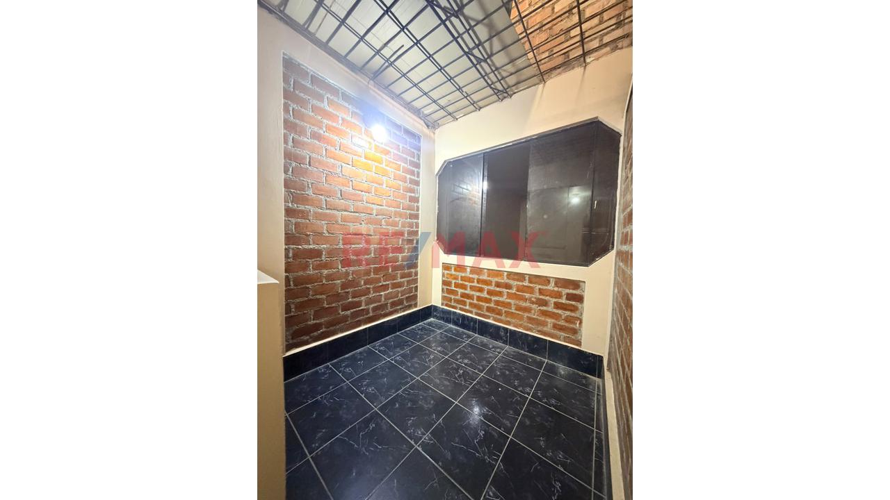 Amplio Inmueble De 180 M² Ideal Para Uso Comercial — foto 6