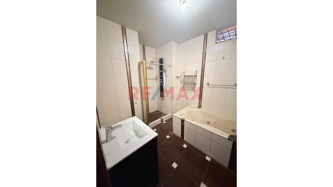 Amplio Inmueble De 180 M² Ideal Para Uso Comercial — foto 10