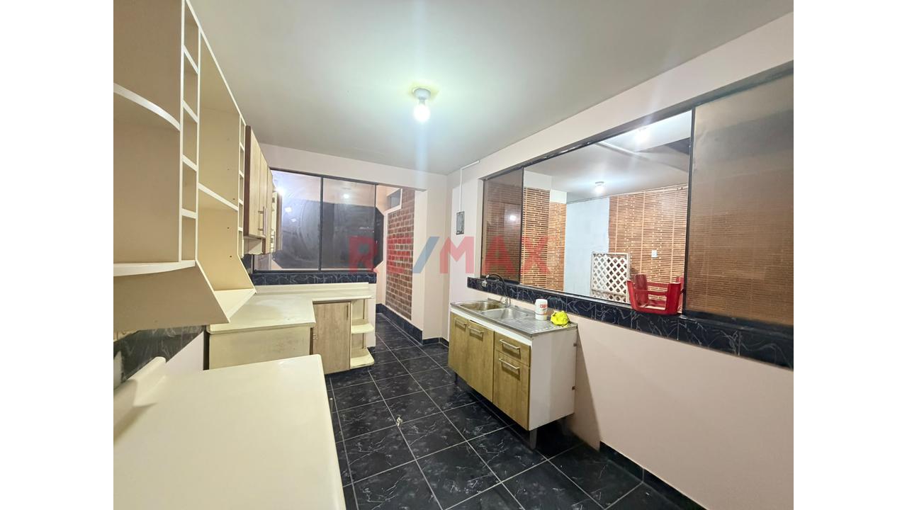 Amplio Inmueble De 180 M² Ideal Para Uso Comercial — foto 7