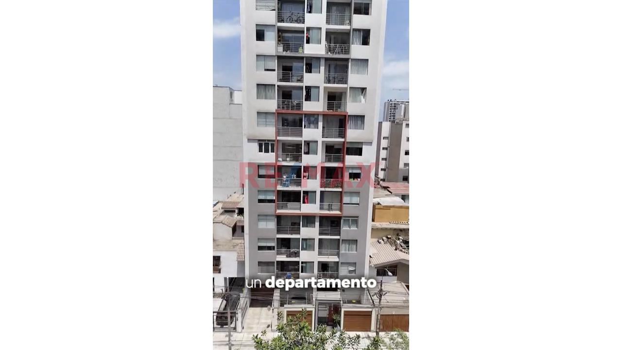 Departamento En Venta En Surquillo | 3 Dormitorios, 2 Baños Y Cochera — foto 2