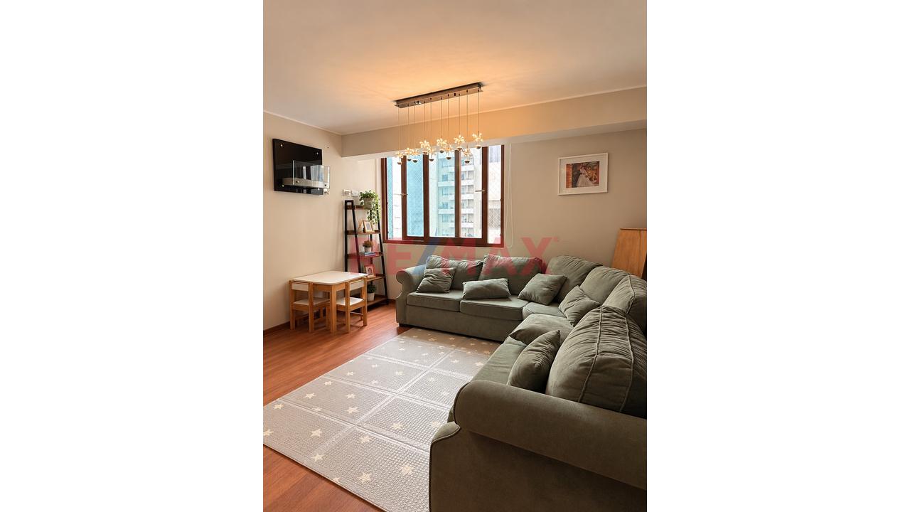 Departamento En Venta En Surquillo | 3 Dormitorios, 2 Baños Y Cochera — foto 5