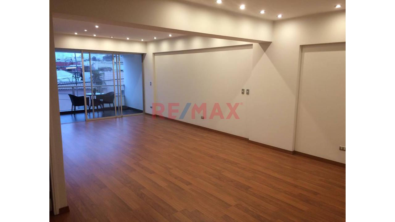 Vive En Exclusiva Zona De Miraflores!!..Departamento De 120 M2, 5To Piso, Estacionamiento Y Depósito — foto 4