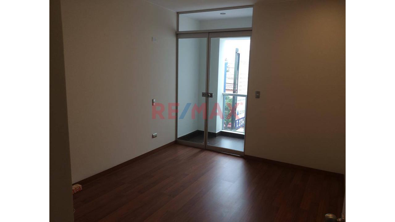 Vive En Exclusiva Zona De Miraflores!!..Departamento De 120 M2, 5To Piso, Estacionamiento Y Depósito — foto 6