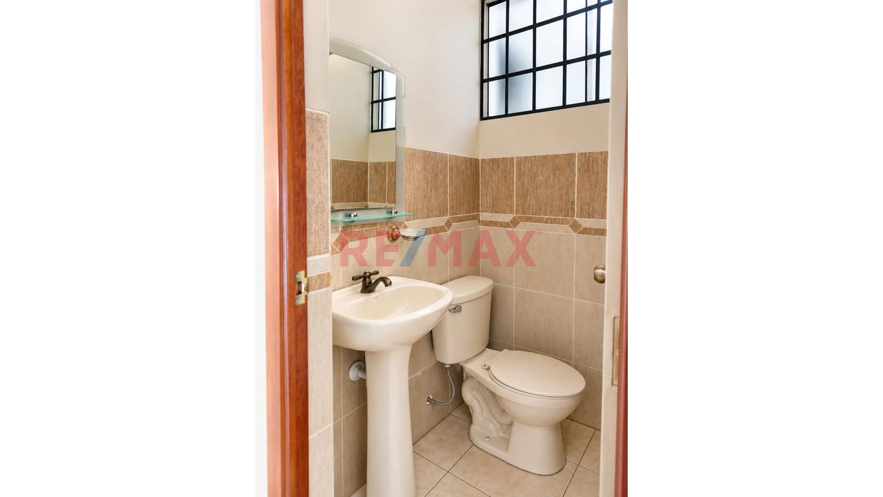 ¡Vive La Experiencia De Un Hogar Amplio, Cálido Y Exclusivo En Los Angeles De Cayma! ✨ — foto 4