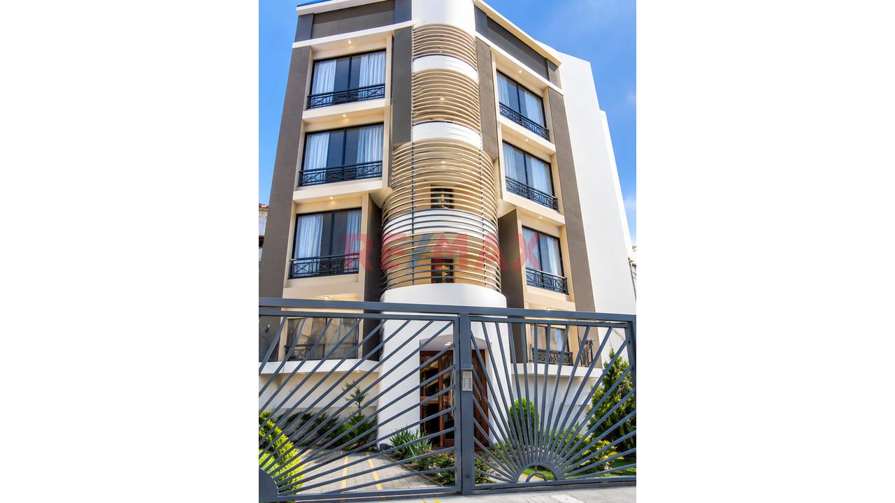 ¡Vive La Experiencia De Un Hogar Amplio, Cálido Y Exclusivo En Los Angeles De Cayma! ✨ — foto 1