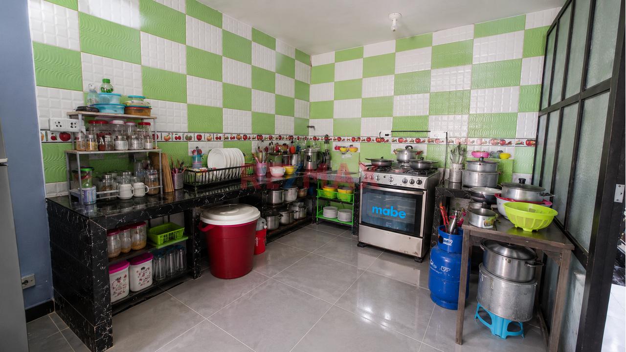 Se Vende Casa De 3 Pisos Cercal Al Mercado Cuarta Etapa Cerca A La Estacion Del Tren — foto 9