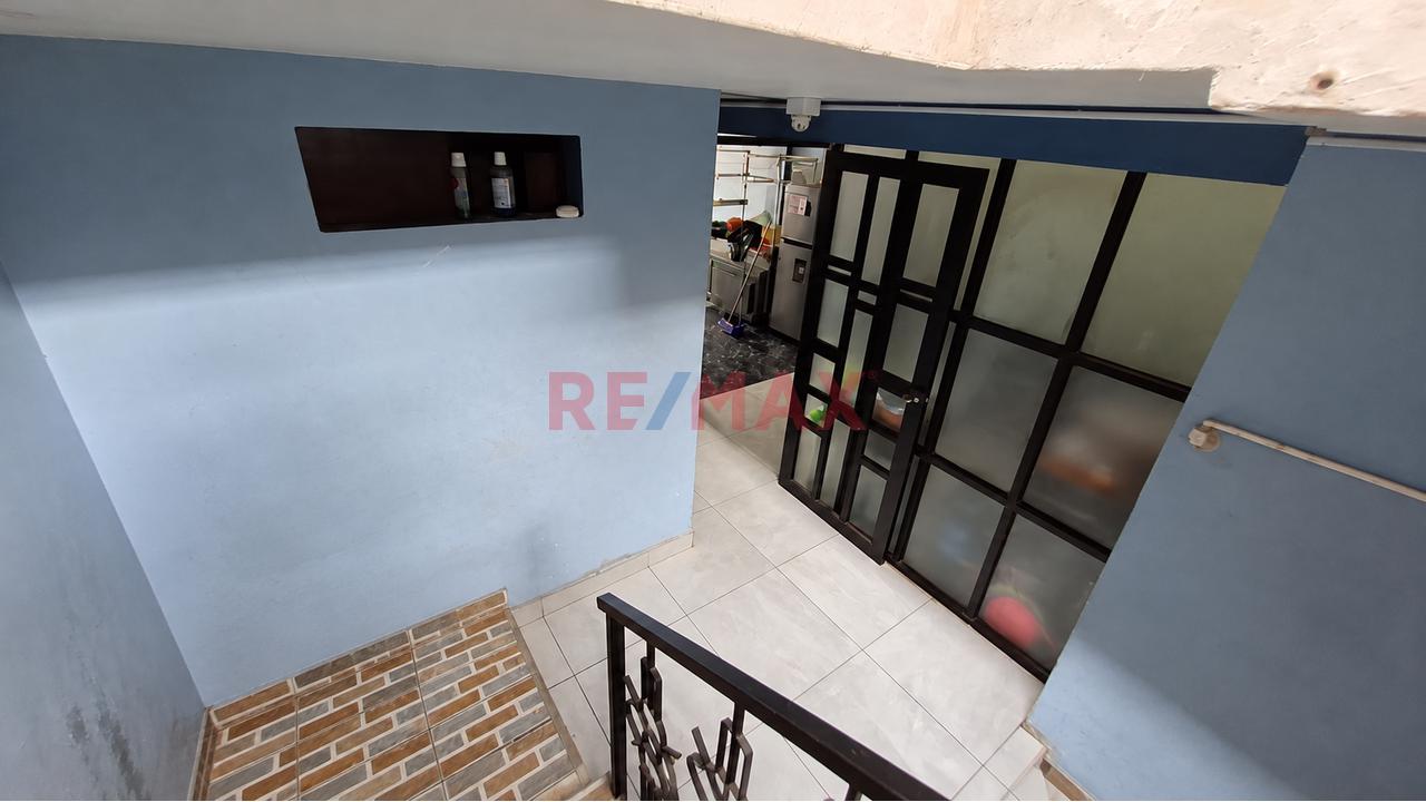 Se Vende Casa De 3 Pisos Cercal Al Mercado Cuarta Etapa Cerca A La Estacion Del Tren — foto 15