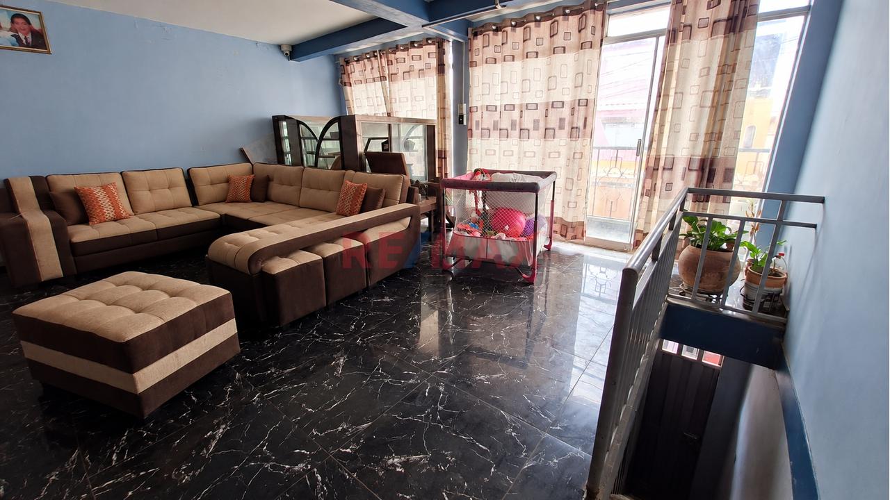 Se Vende Casa De 3 Pisos Cercal Al Mercado Cuarta Etapa Cerca A La Estacion Del Tren — foto 10