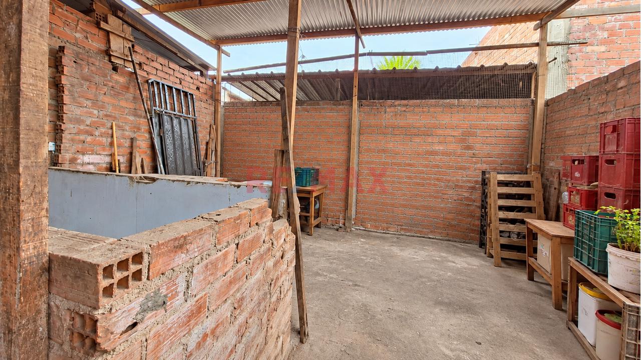 Se Vende Casa De 3 Pisos Cercal Al Mercado Cuarta Etapa Cerca A La Estacion Del Tren — foto 13