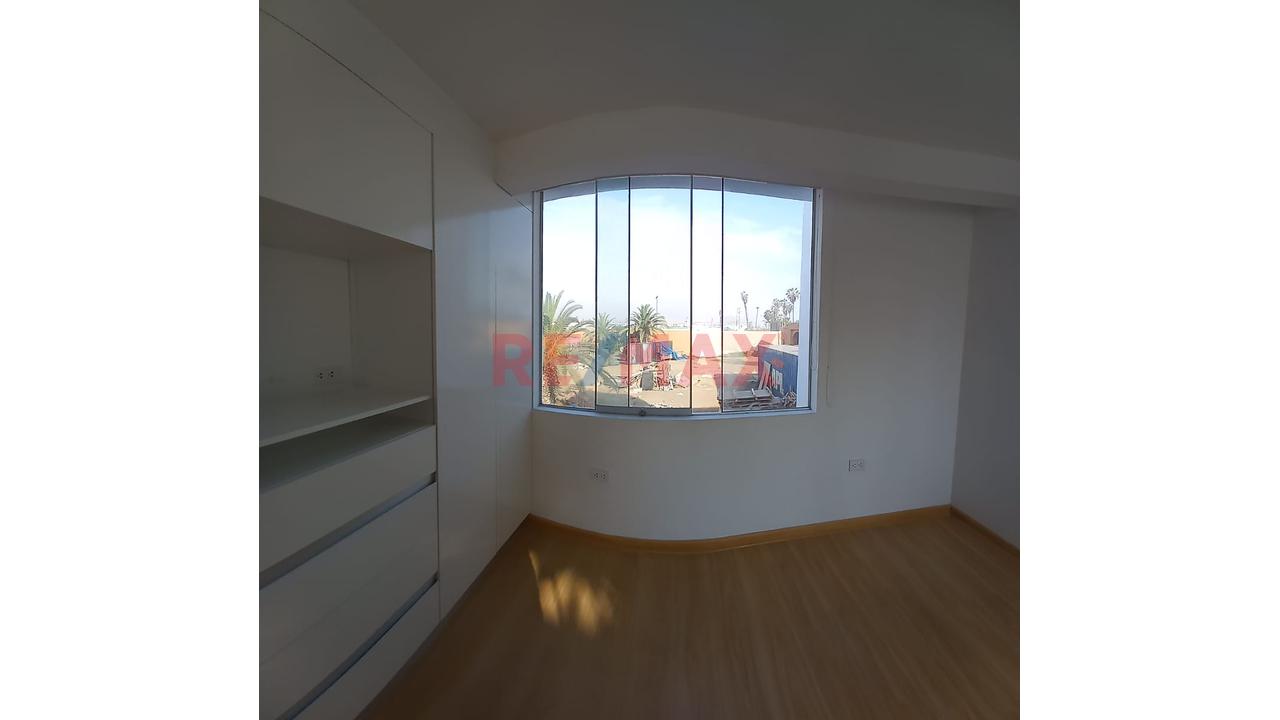Amplia Casa En Condominio Cerrado Con Terraza, Jardín Y Estacionamiento Cerca A Colegios Y Universidades — foto 6