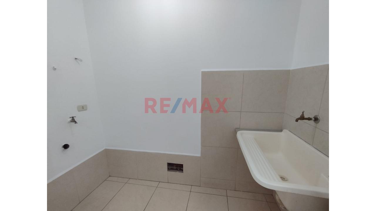 Alquiler De Departamento 3Er Piso Urb. Los Libertadores - Smp — foto 5