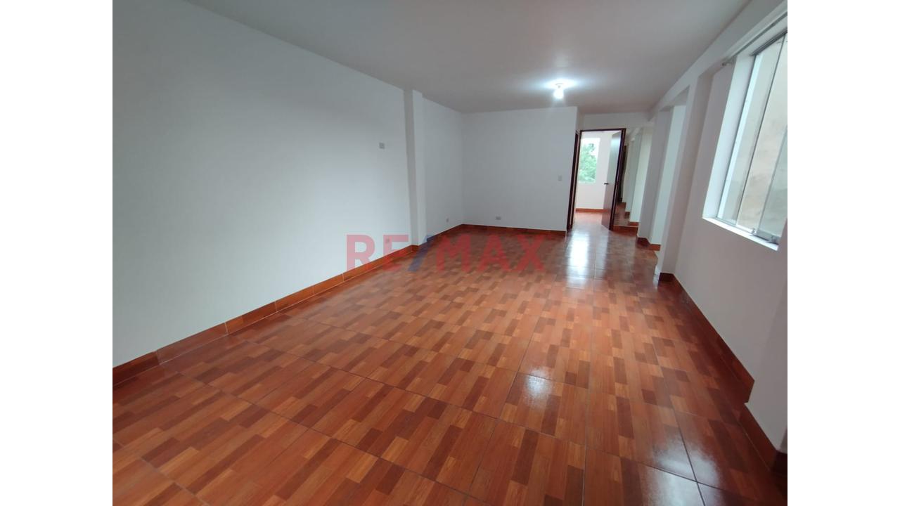 Alquiler De Departamento 3Er Piso Urb. Los Libertadores - Smp — foto 3