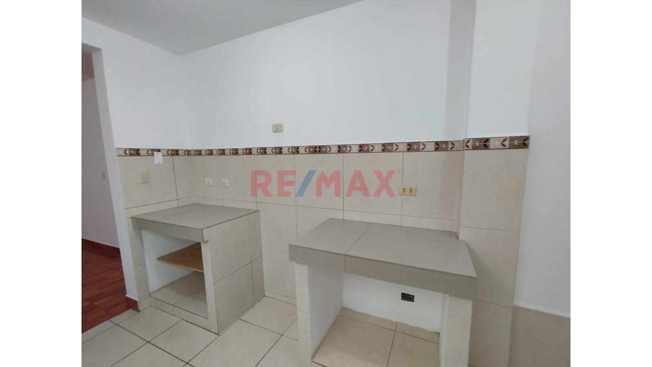 Alquiler De Departamento 3Er Piso Urb. Los Libertadores - Smp — foto 4