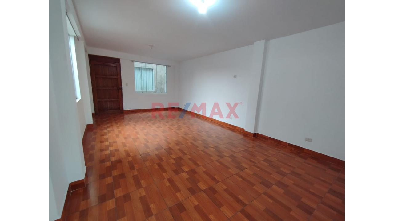 Alquiler De Departamento 3Er Piso Urb. Los Libertadores - Smp — foto 2