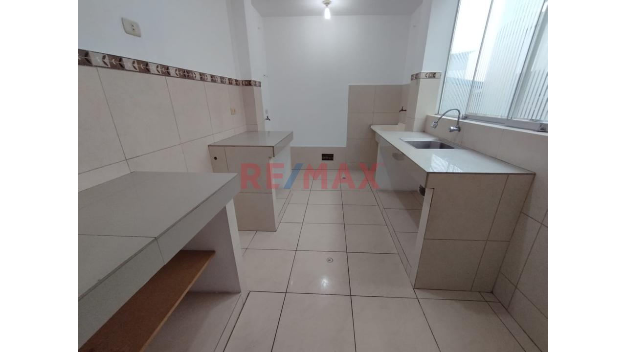 Alquiler De Departamento 3Er Piso Urb. Los Libertadores - Smp — foto 6