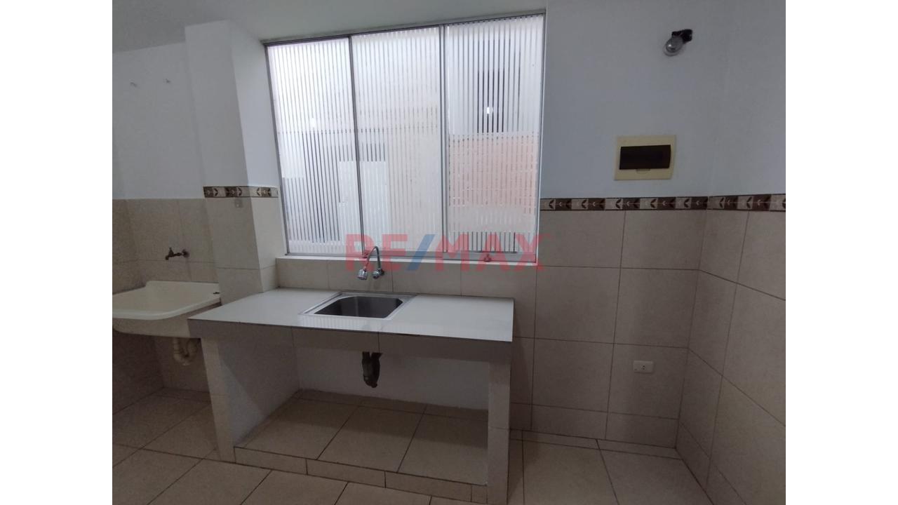 Alquiler De Departamento 3Er Piso Urb. Los Libertadores - Smp — foto 7