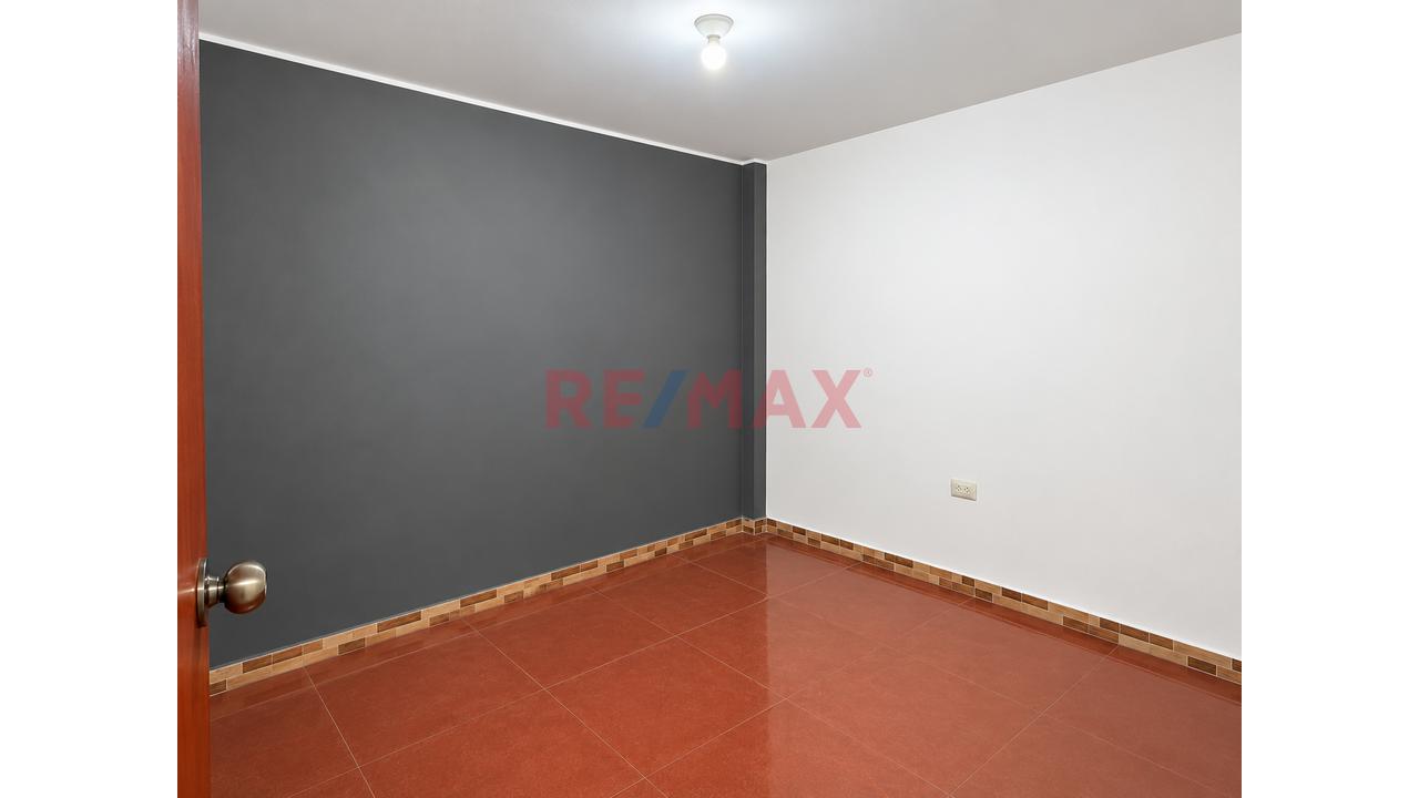 Casa En Venta En Huáscar, San Juan De Lurigancho | 3 Pisos, 9 Habitaciones Y 90 M² De Terreno — foto 13