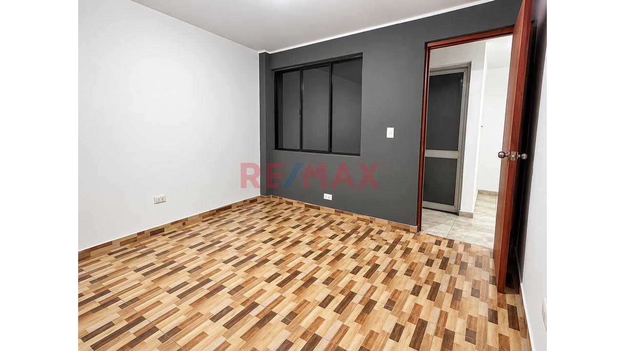 Casa En Venta En Huáscar, San Juan De Lurigancho | 3 Pisos, 9 Habitaciones Y 90 M² De Terreno — foto 12