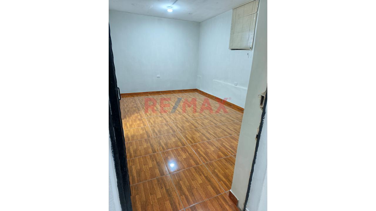 🏠 *¡Amplia Propiedad De Dos Pisos En Alquiler – Urbanización Zarumilla, Smp!* — foto 6