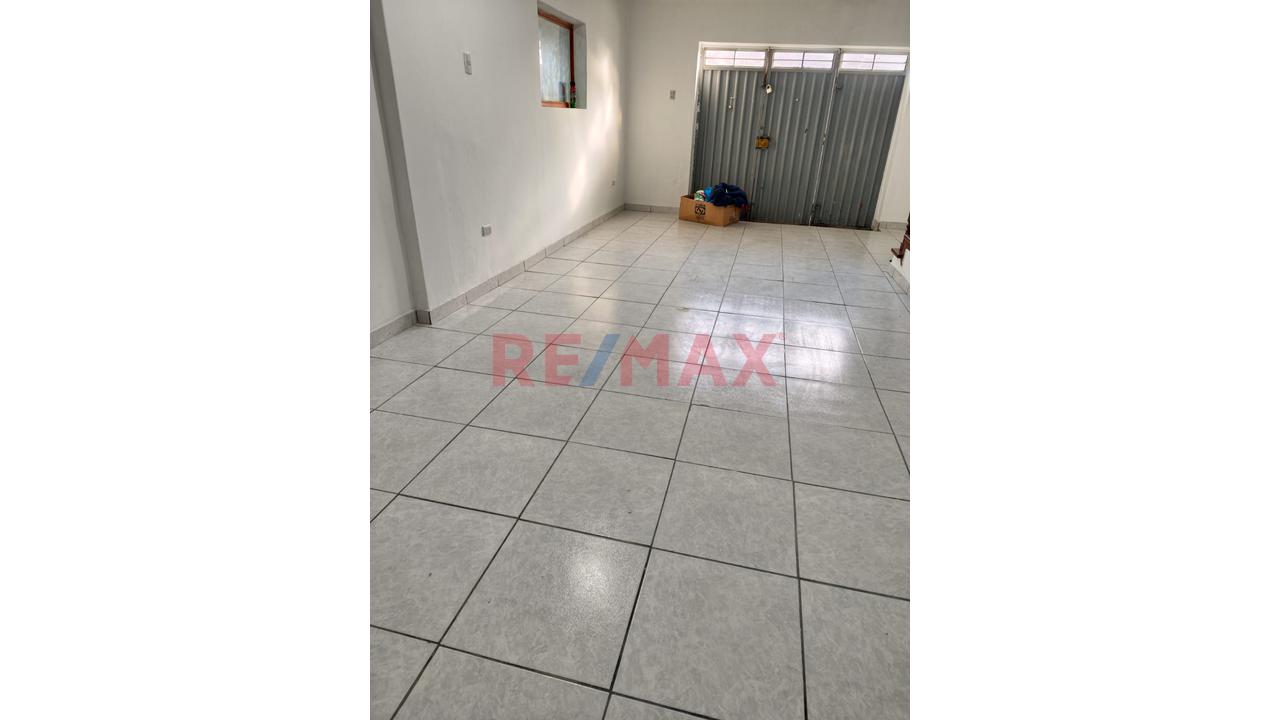 🏠 *¡Amplia Propiedad De Dos Pisos En Alquiler – Urbanización Zarumilla, Smp!* — foto 11