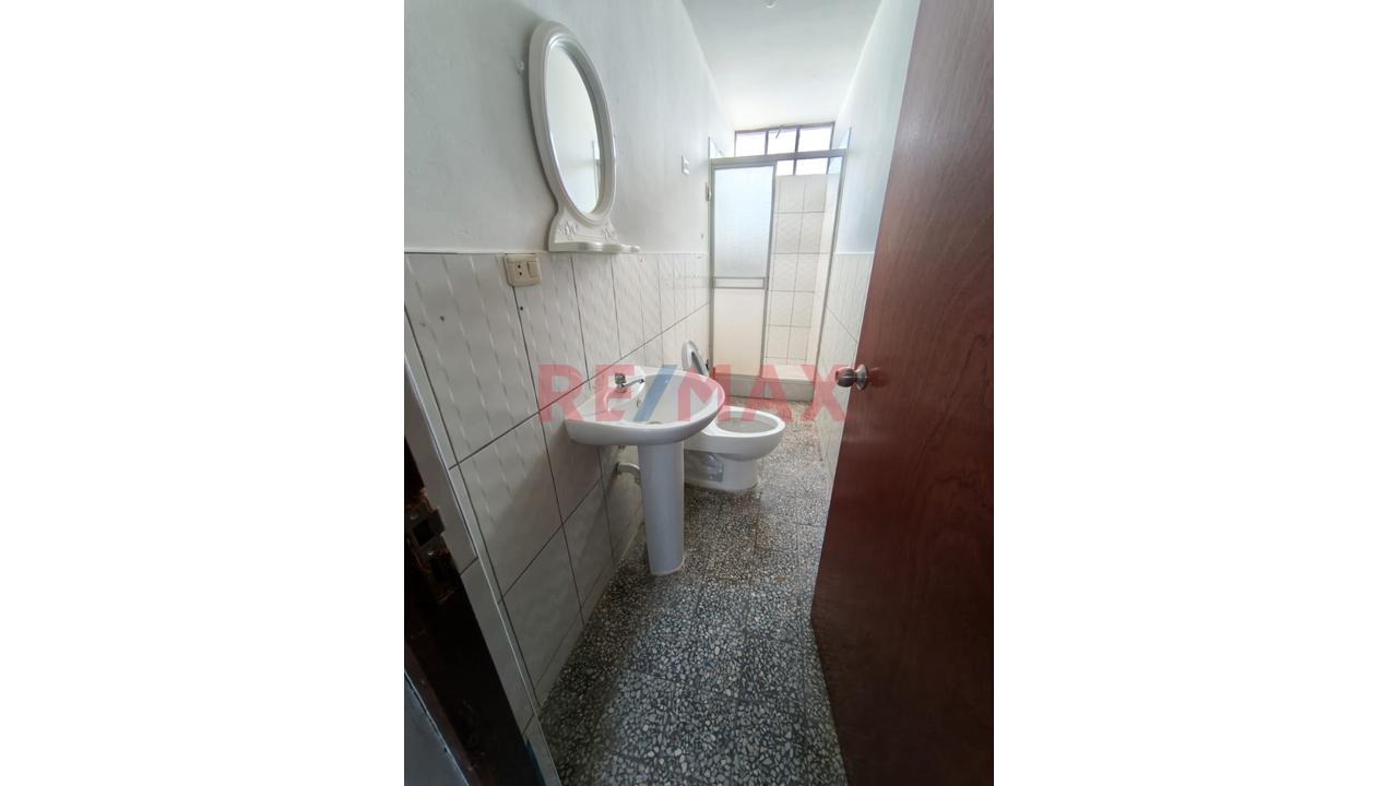 🏠 *¡Amplia Propiedad De Dos Pisos En Alquiler – Urbanización Zarumilla, Smp!* — foto 7