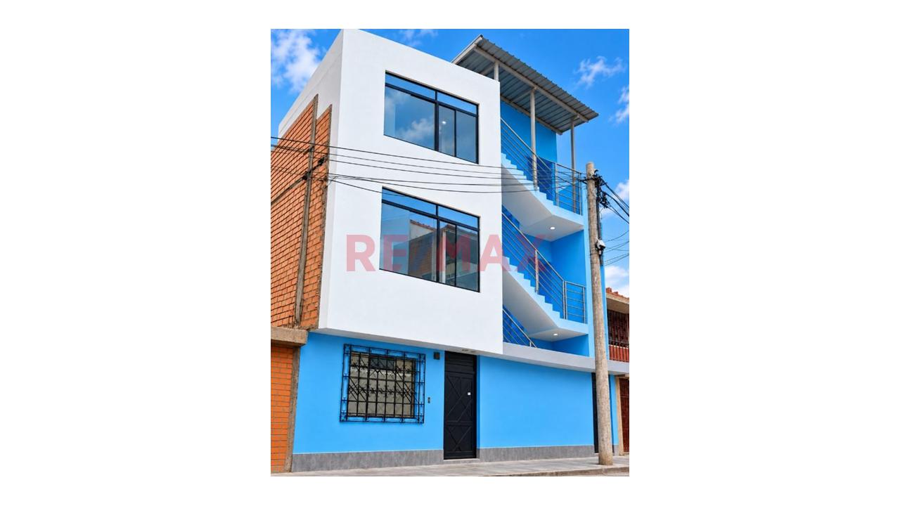 Casa Multifamiliar De 3 Pisos Con Departamentos Independizados En San Felipe, Comas — foto 2