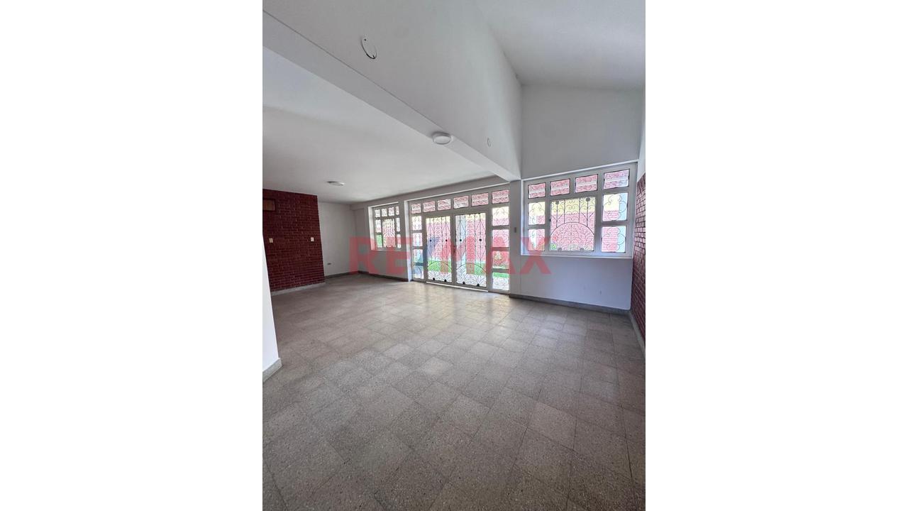 Casa En Alquiler Para Uso Comercial | Los Geranios Cerca Al Colegio De Ingenieros - 6