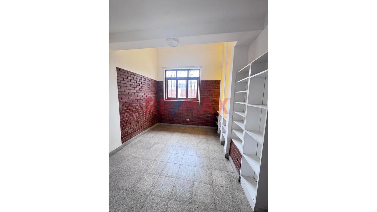 Casa En Alquiler Para Uso Comercial | Los Geranios Cerca Al Colegio De Ingenieros - 3