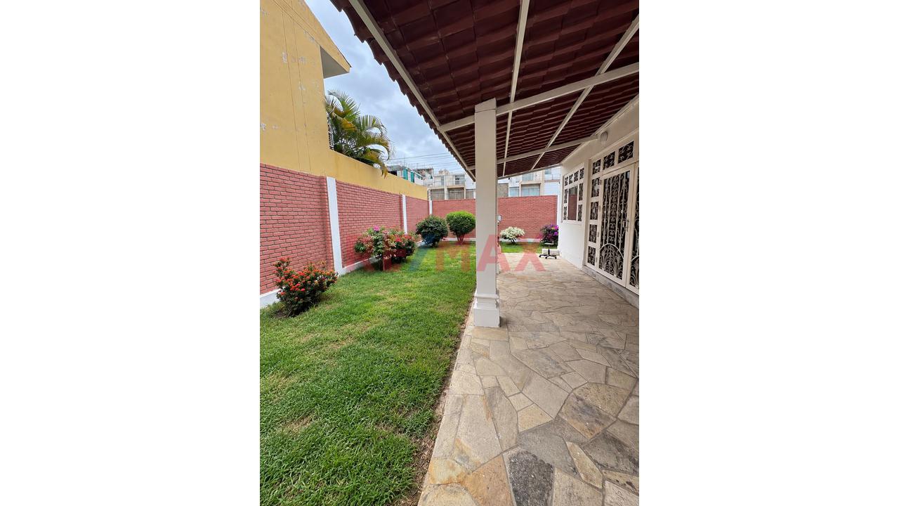 Casa En Alquiler Para Uso Comercial | Los Geranios Cerca Al Colegio De Ingenieros - 1