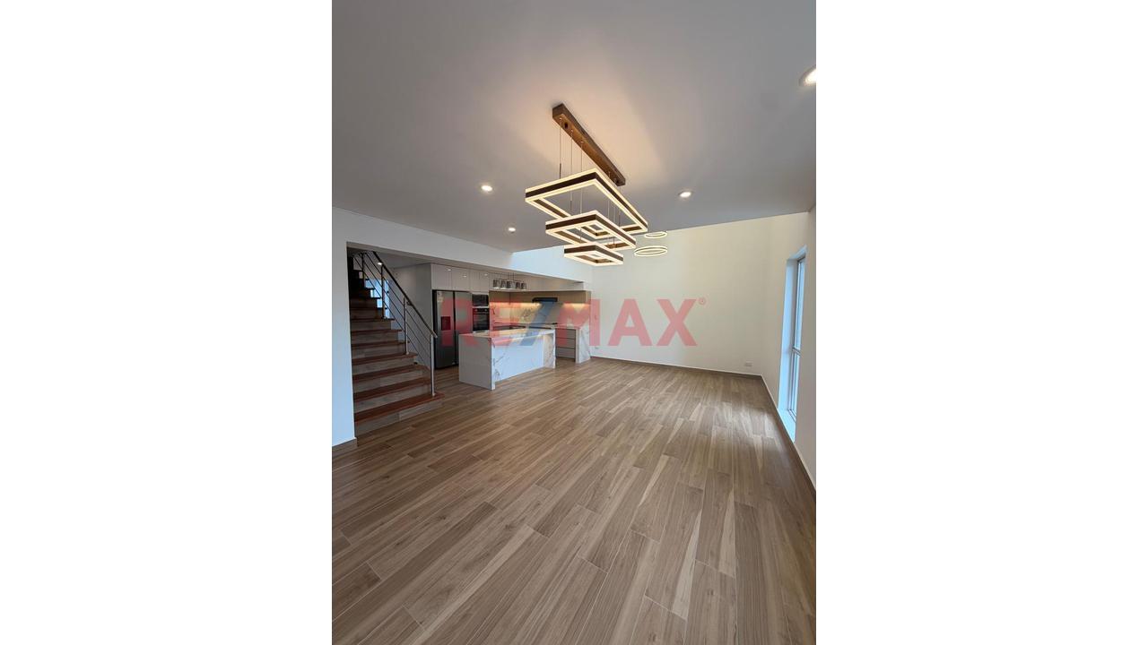 Duplex En Venta Totalmente Remodelado: 160 M² 4 Dormitorios 3 Baños Completos Y Estacionamiento En El Corazon De Miraflores - 11