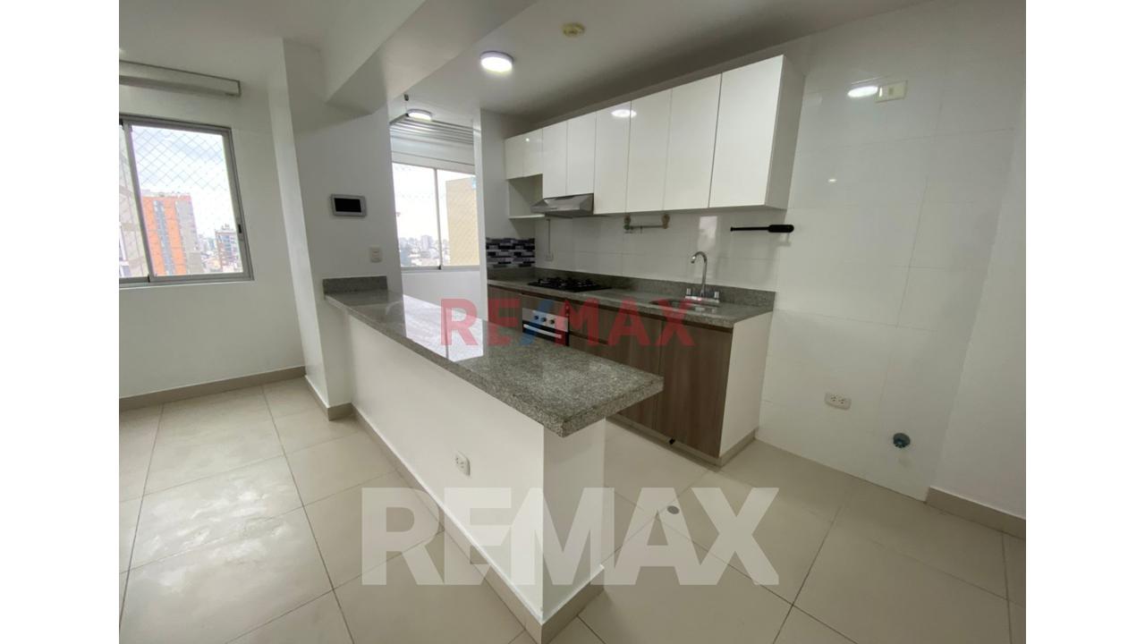 Venta De Departamento De 79 M² En 6.º Piso Con Balcón - Surquillo — foto 2