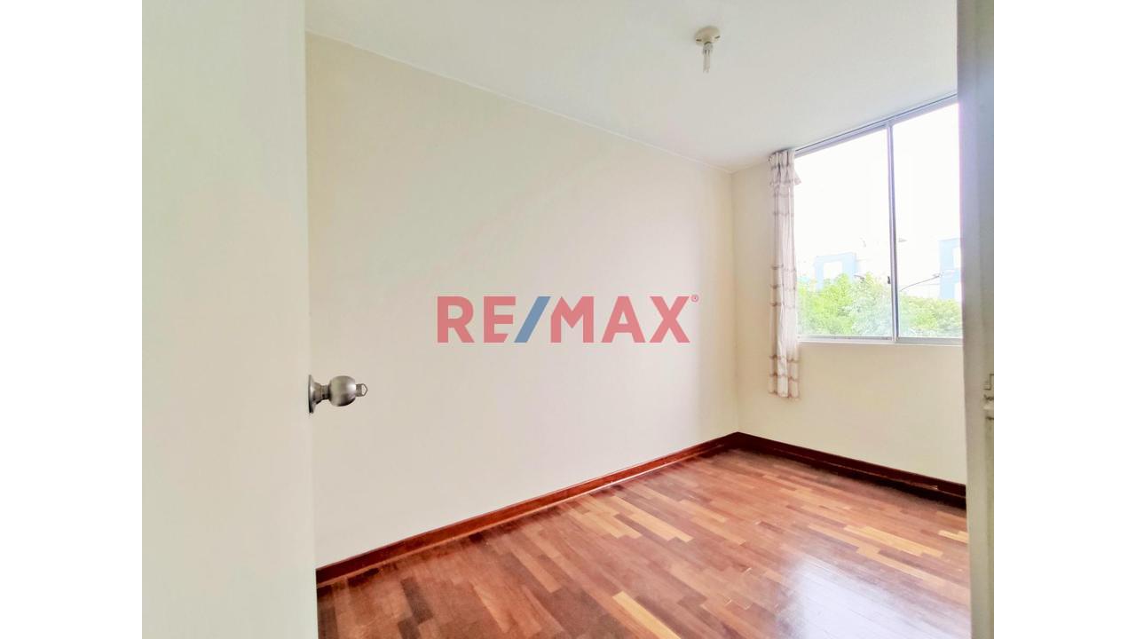 Departamento Frente A Parque, Acogedor Y Luminoso | Ubicación Céntrica — foto 2