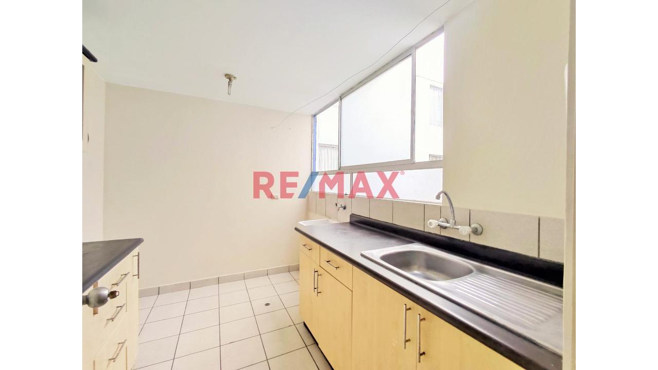 Departamento Frente A Parque, Acogedor Y Luminoso | Ubicación Céntrica — foto 9