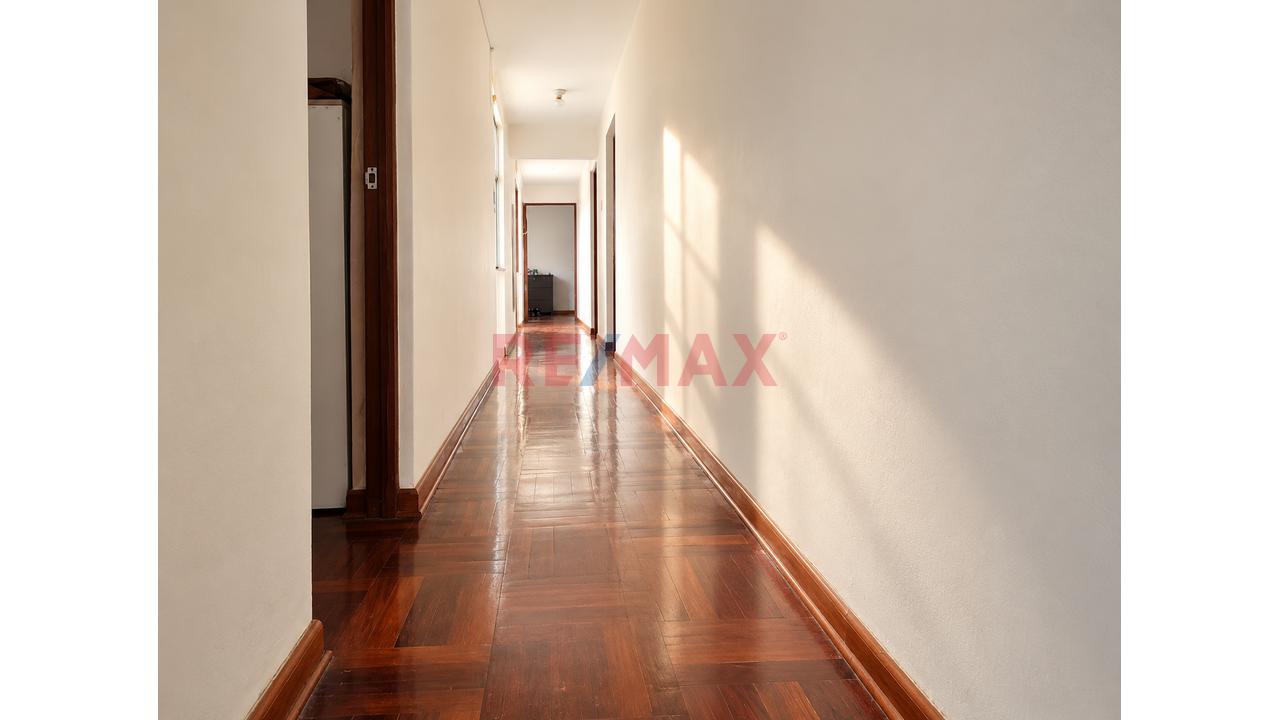 Venta De Departamento De 3 Dormitorios Con Cochera – Av. Alejandro Bertello, Lima — foto 8