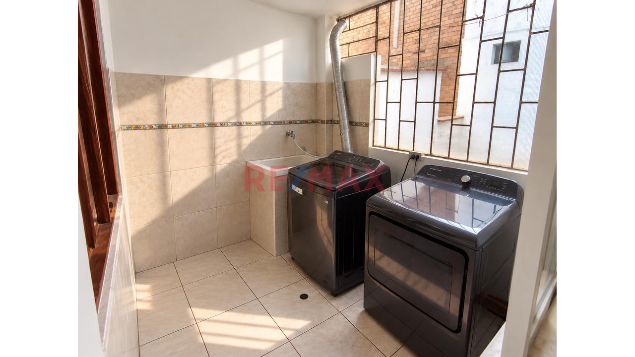 Venta De Departamento De 3 Dormitorios Con Cochera – Av. Alejandro Bertello, Lima — foto 13