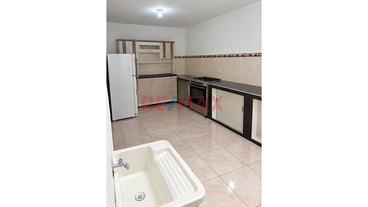 ¡Excelente Ubicación, Gran Oportunidad! Casa En Venta A Espaldas Del Mercado Inmaculada Concepción – San Martín De Porres. — foto 7