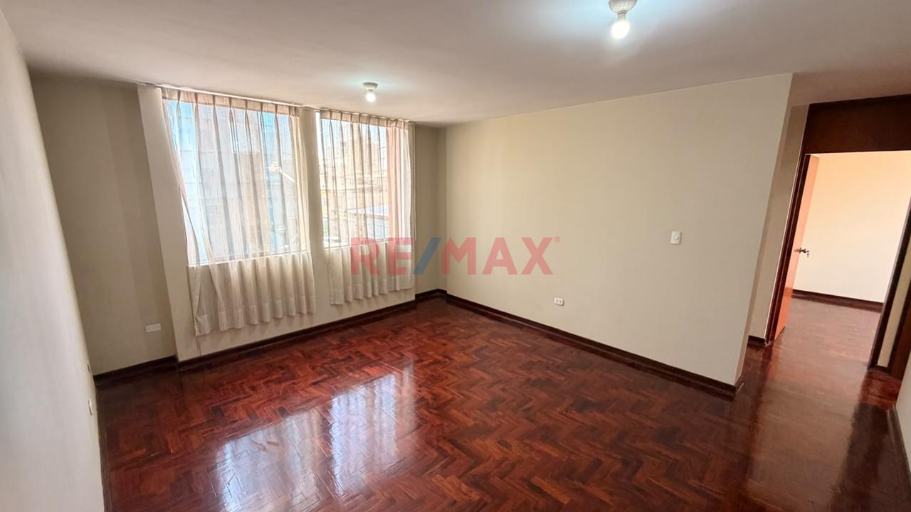 Departamento 3Er Piso En Venta Centro De Chiclayo — foto 3