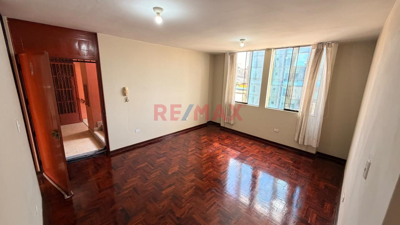 Departamento 3Er Piso En Venta Centro De Chiclayo — foto 4