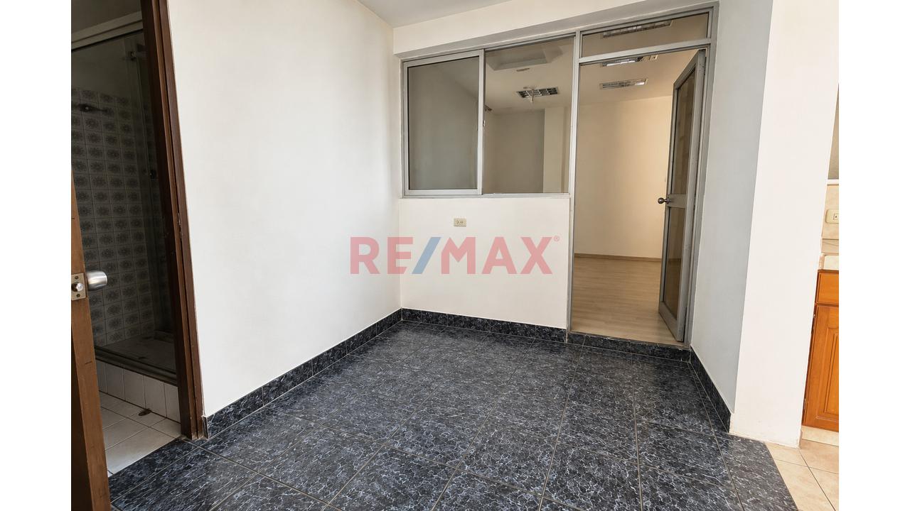 🏡✨ ¡Amplio Departamento En Venta Con 3 Dormitorios En Lince! ✨🏡 — foto 13