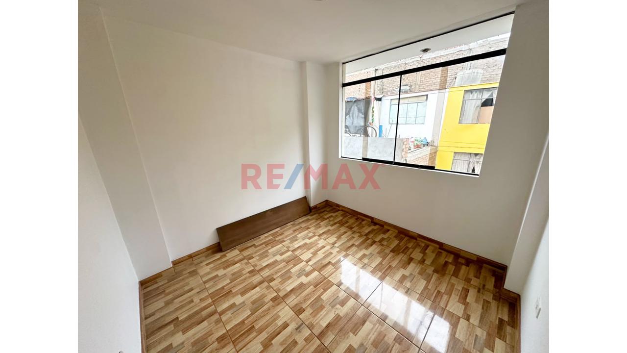 Casa Chalet De 4 Pisos A Un Paso Del Mall De Sjl - 18