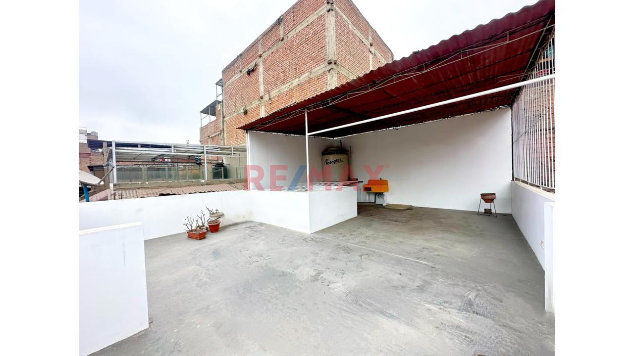 Casa Chalet De 4 Pisos A Un Paso Del Mall De Sjl - 21