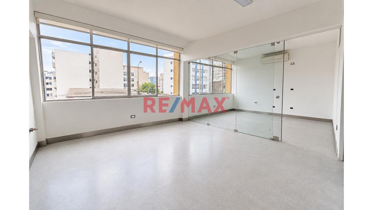 🏢🦷 ¡En Venta En Lince! Amplio Departamento De 174 M² Con Potencial Para Oficinas Y Consultorios 💼✨ - 1