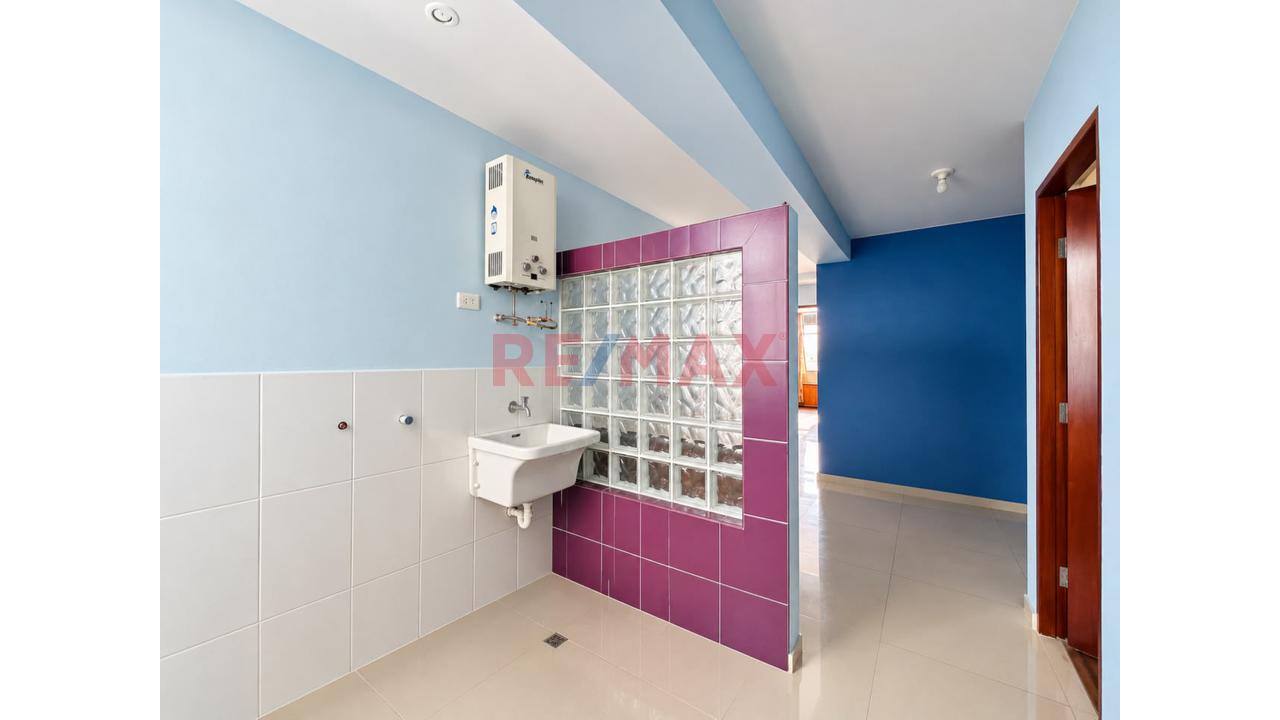 🏡 ¡Departamento En Venta Con 4 Habitaciones Y Cochera Incluida En Urb. California! - 16