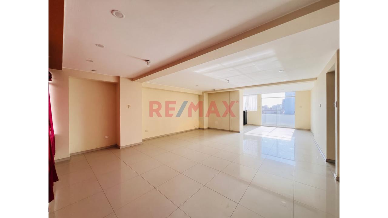 🏡 ¡Departamento En Venta Con 4 Habitaciones Y Cochera Incluida En Urb. California! — foto 2