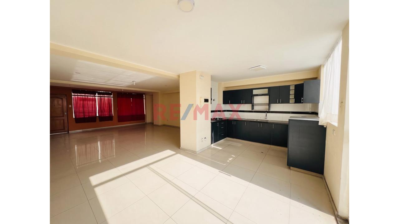 🏡 ¡Departamento En Venta Con 4 Habitaciones Y Cochera Incluida En Urb. California! — foto 3