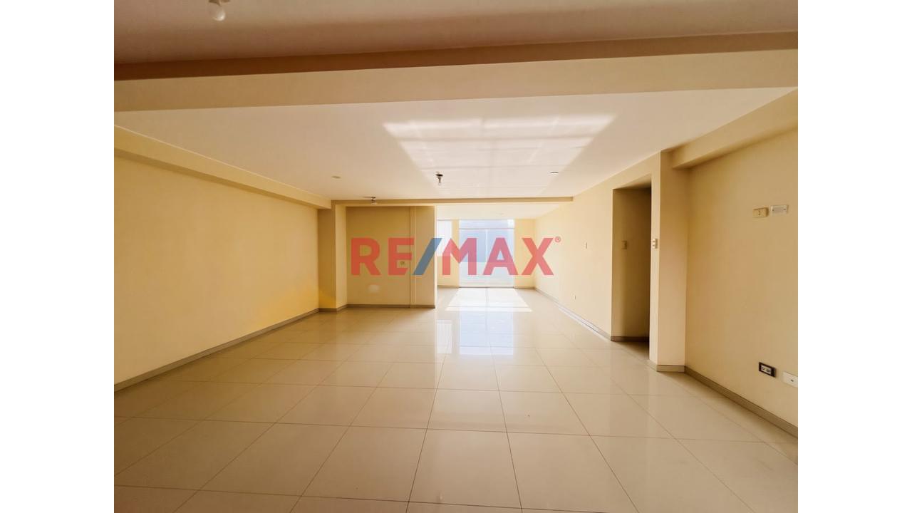 🏡 ¡Departamento En Venta Con 4 Habitaciones Y Cochera Incluida En Urb. California! — foto 1
