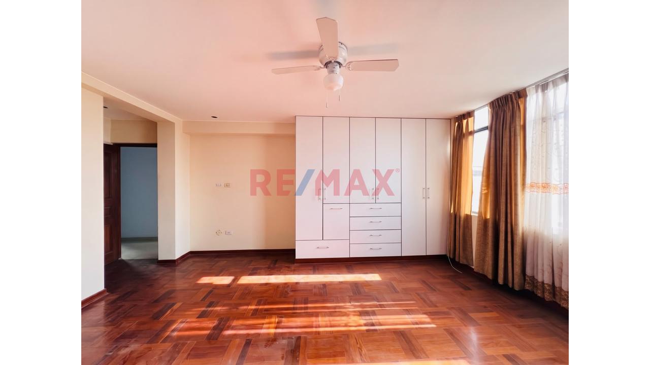 🏡 ¡Departamento En Venta Con 4 Habitaciones Y Cochera Incluida En Urb. California! — foto 8