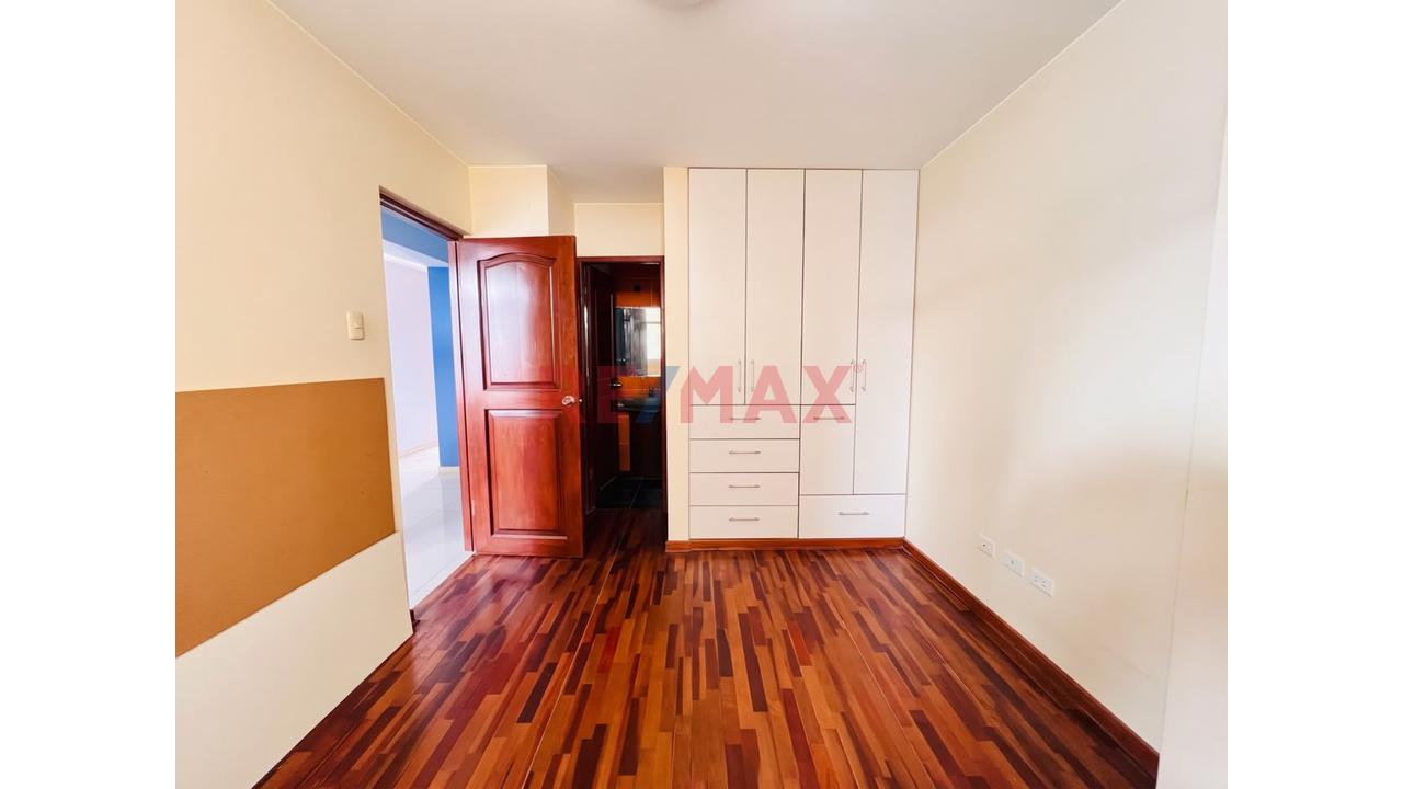🏡 ¡Departamento En Venta Con 4 Habitaciones Y Cochera Incluida En Urb. California! — foto 13