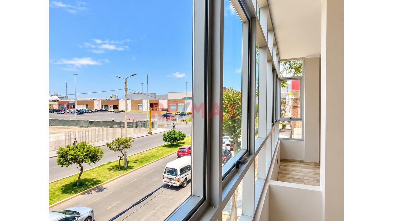 "🚀 ¡Impulsa Tu Negocio! Alquila Tu Local Frente Al Mall Plaza Trujillo 🏢✨" 3Er Piso En Av. America Oeste - 5