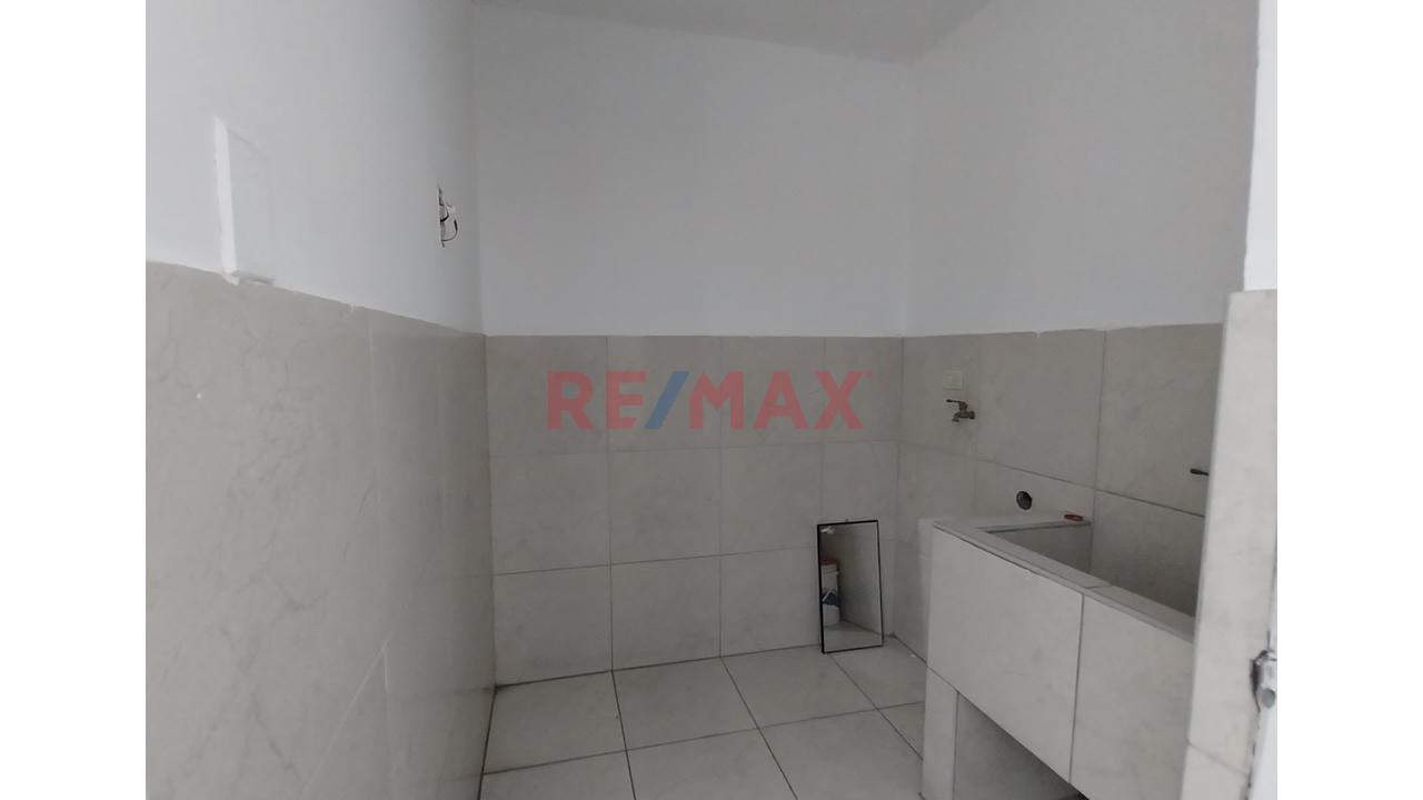 Casa De 3 Pisos Frente A Parque | Vivienda Y Negocio En Una Sola Propiedad – Carabayllo — foto 12